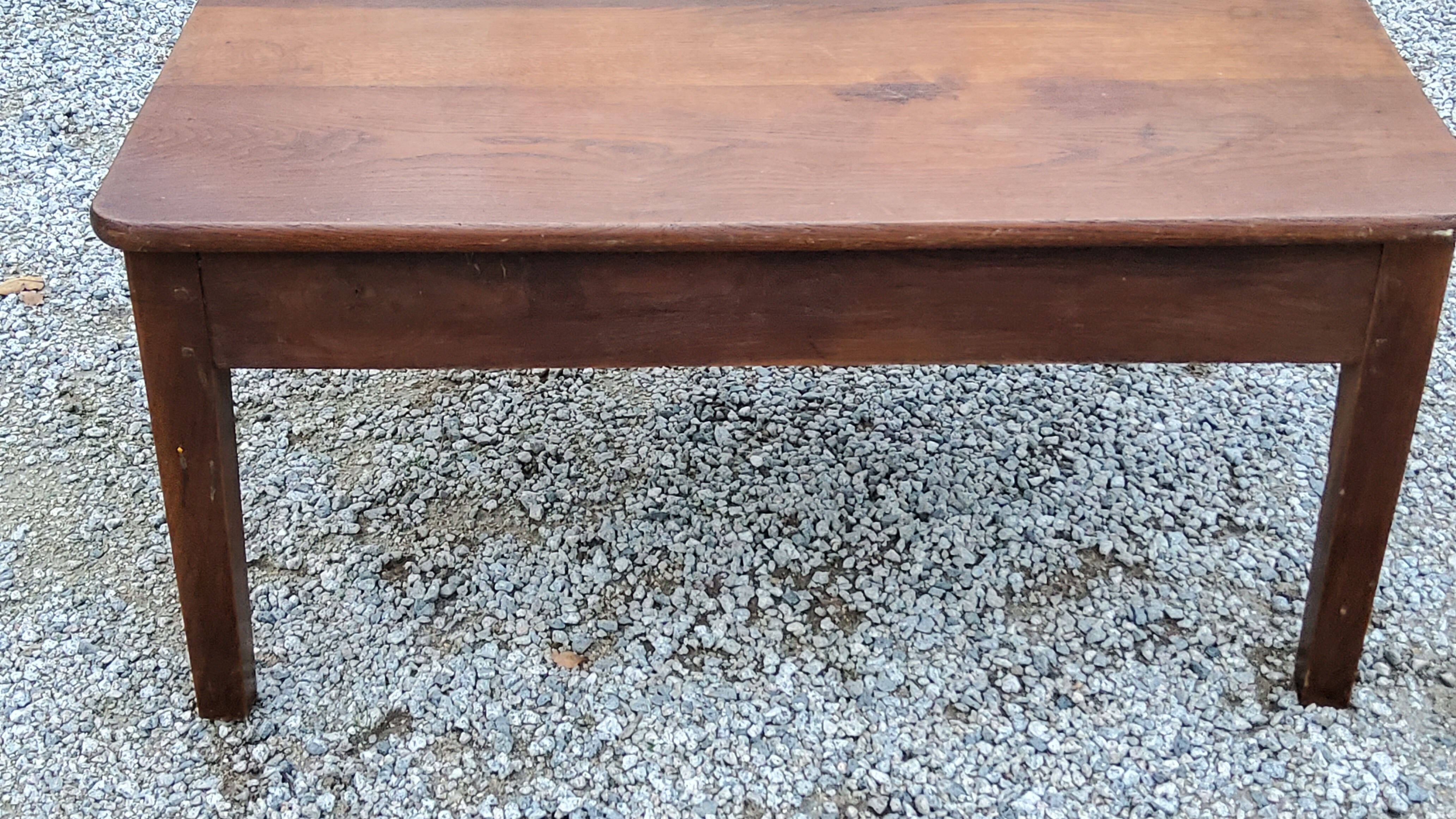 Oak farmhouse coffee table 1 drawer nineteenth century feet bobbins