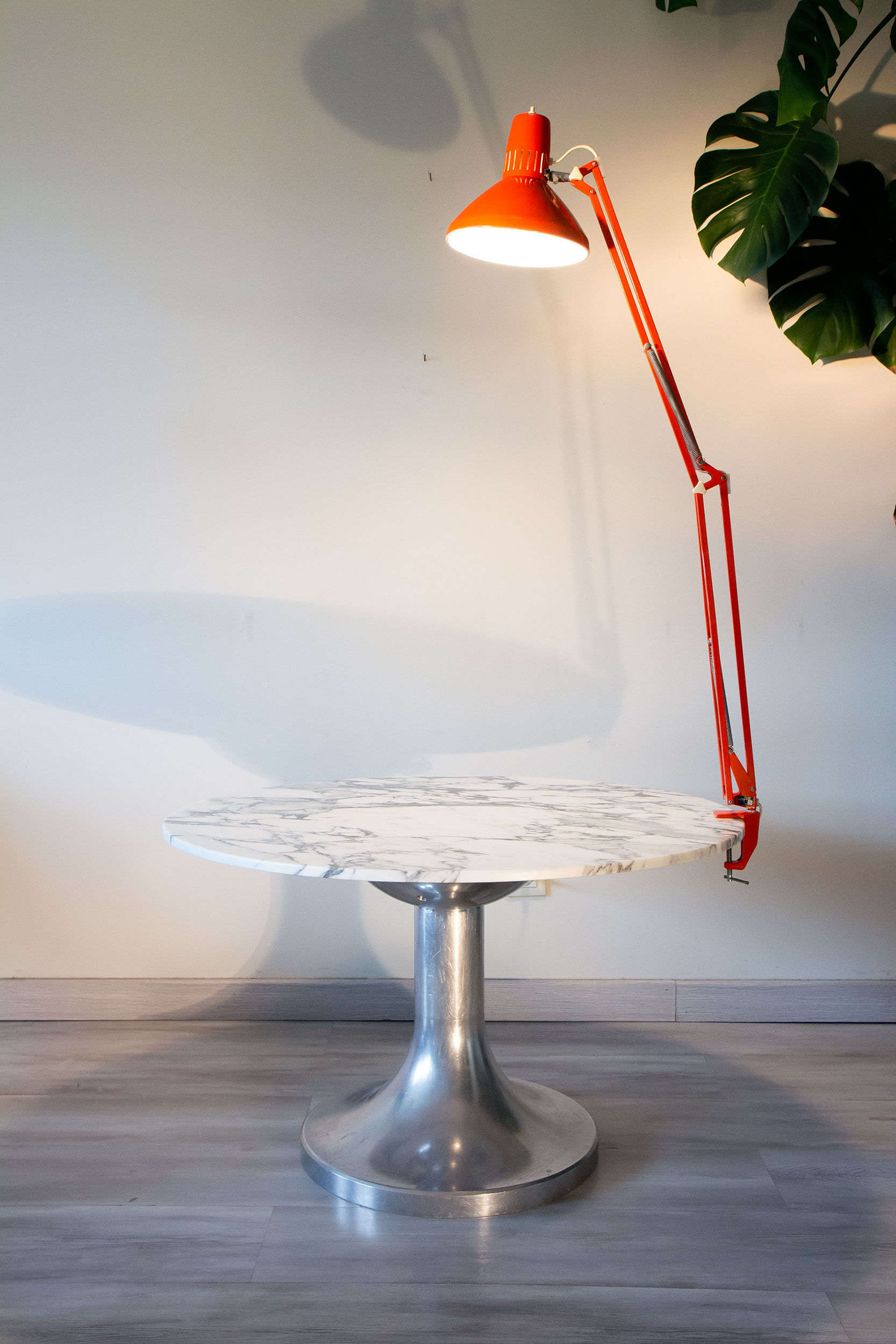 Lampe d'architecte Ledu orange, France 1970