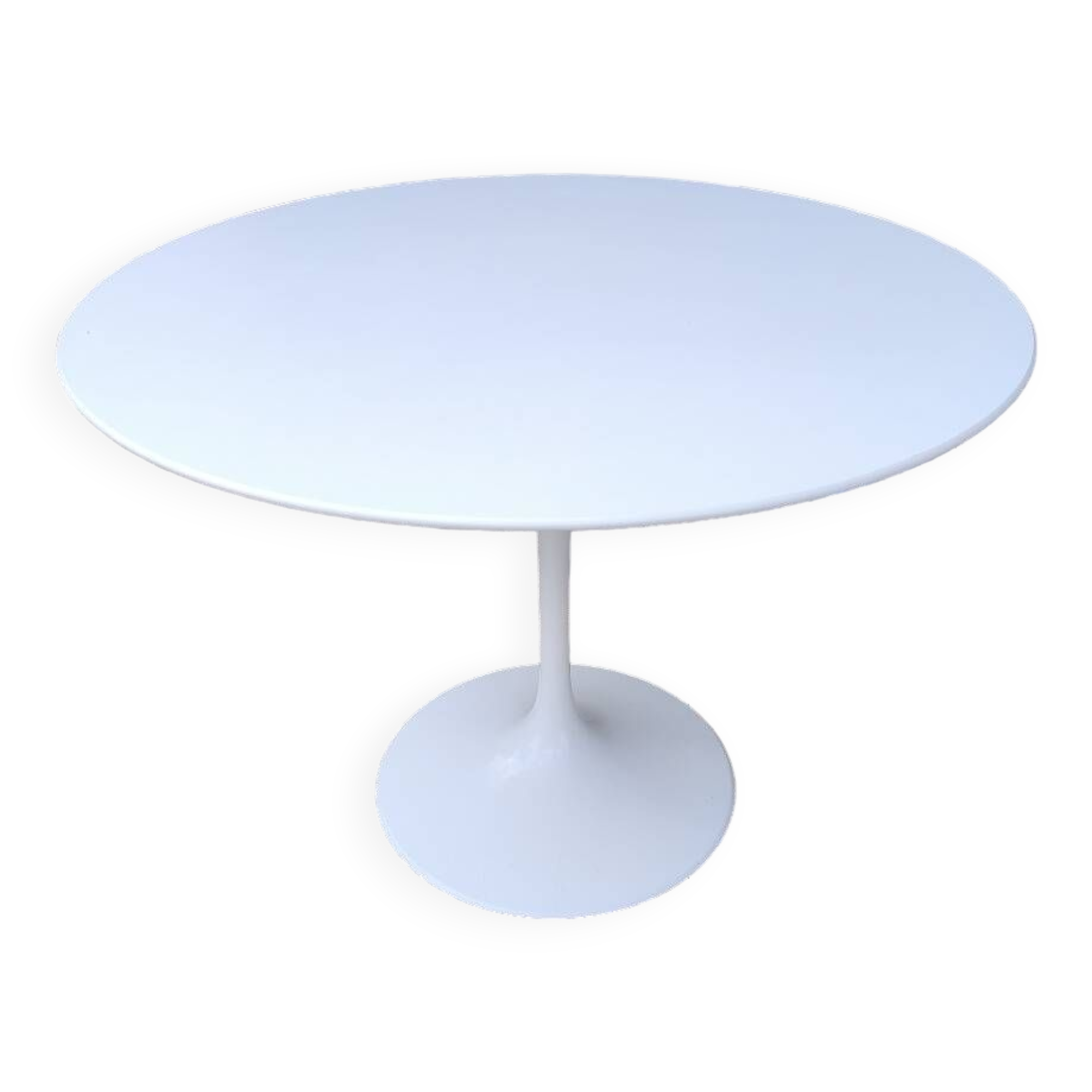 Knoll table by Eero Saarinen