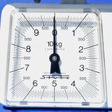 Stube - household scale in white enameled metal - force 10 - model 7000 in its box - 1960.