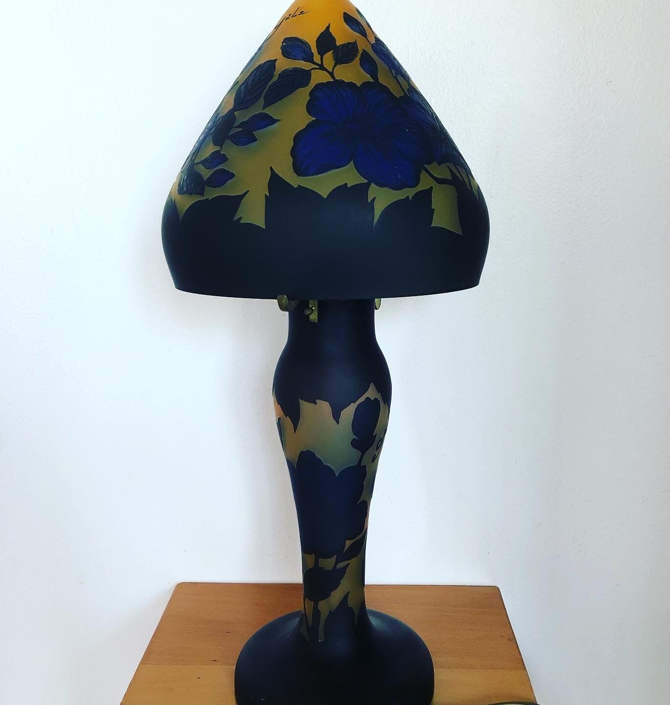 Glass paste lamp