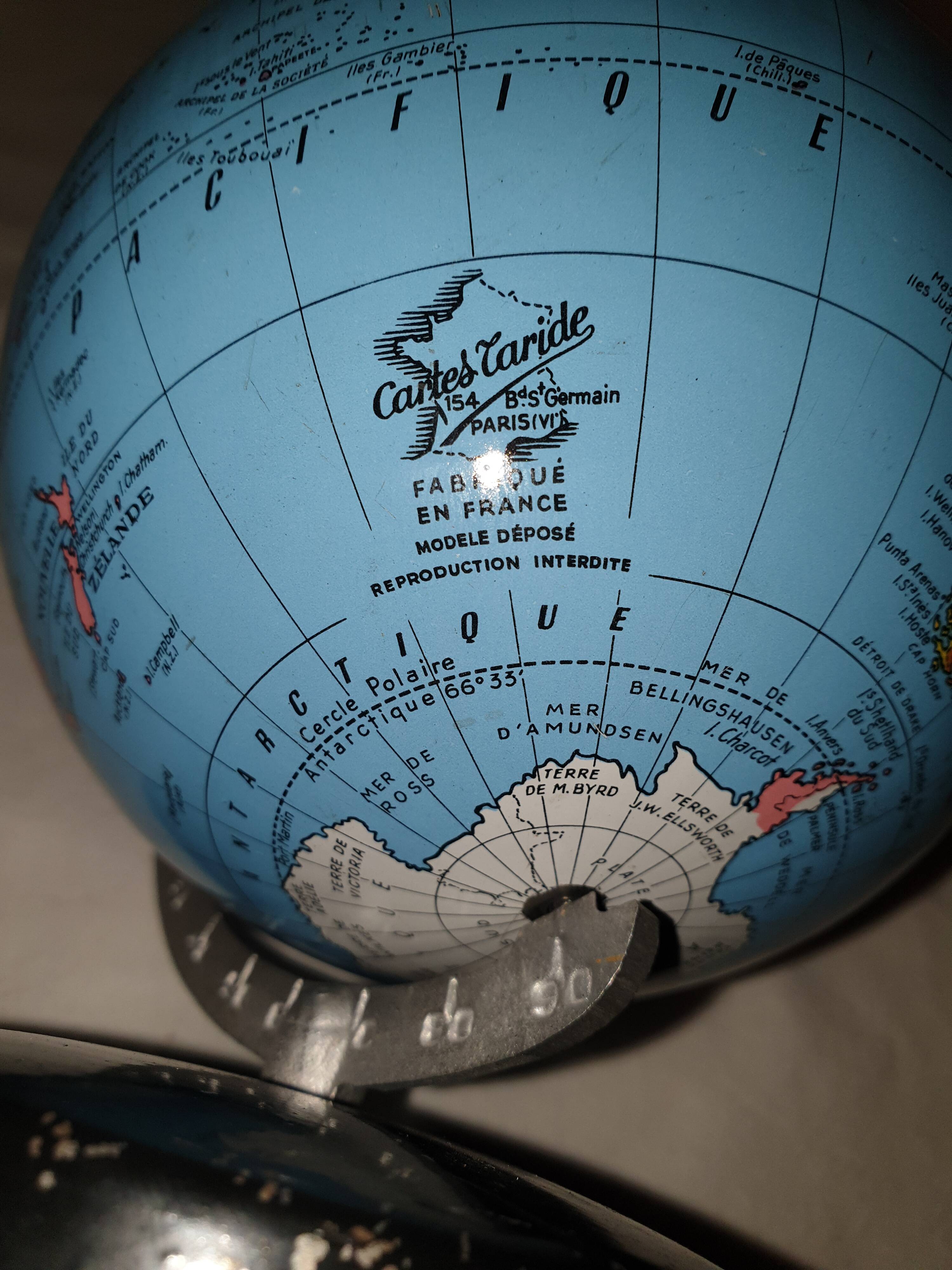 Small globe year 60 Taride