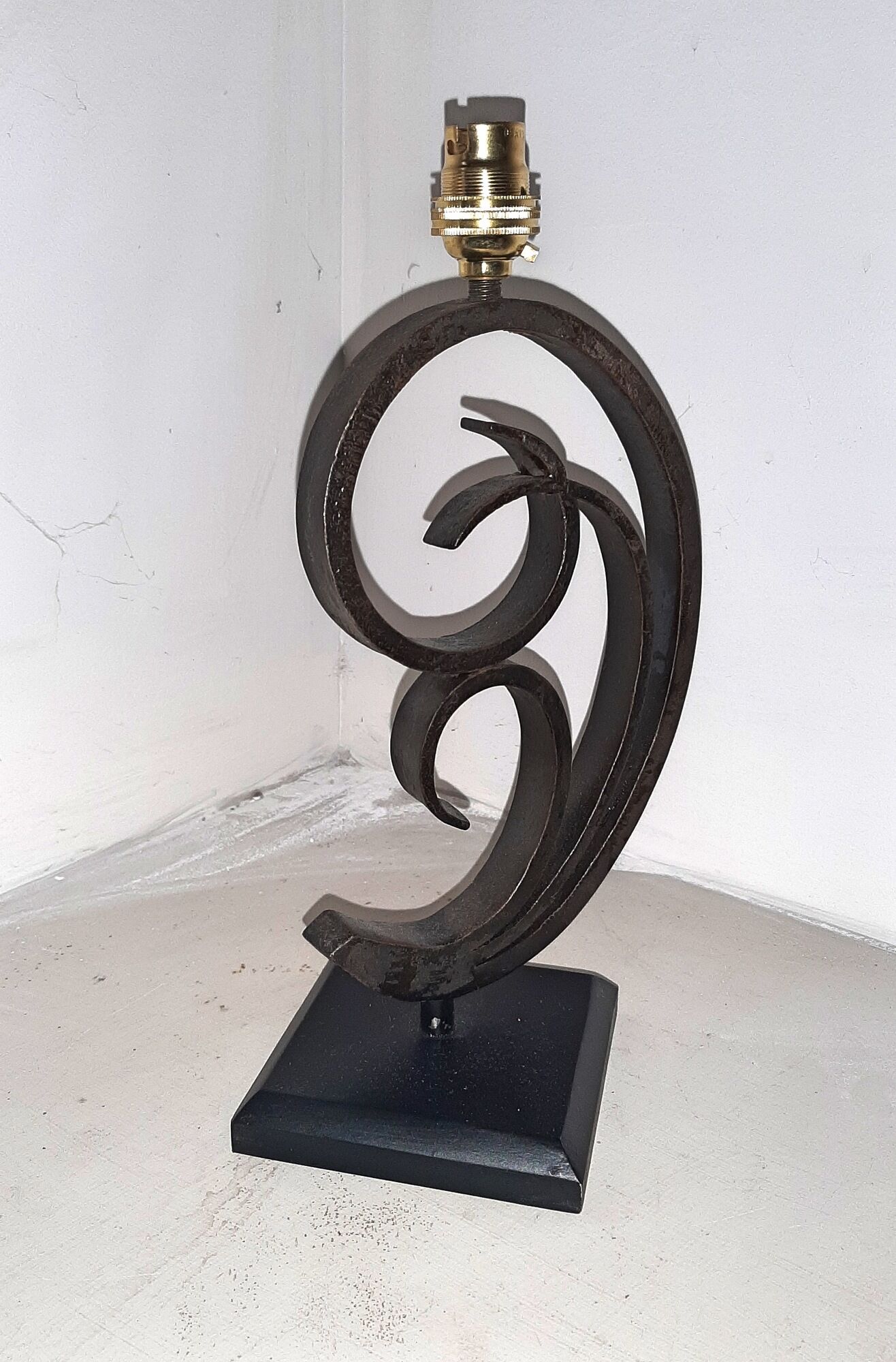 Paire de pieds de lampe d'époque art deco en fer forgé