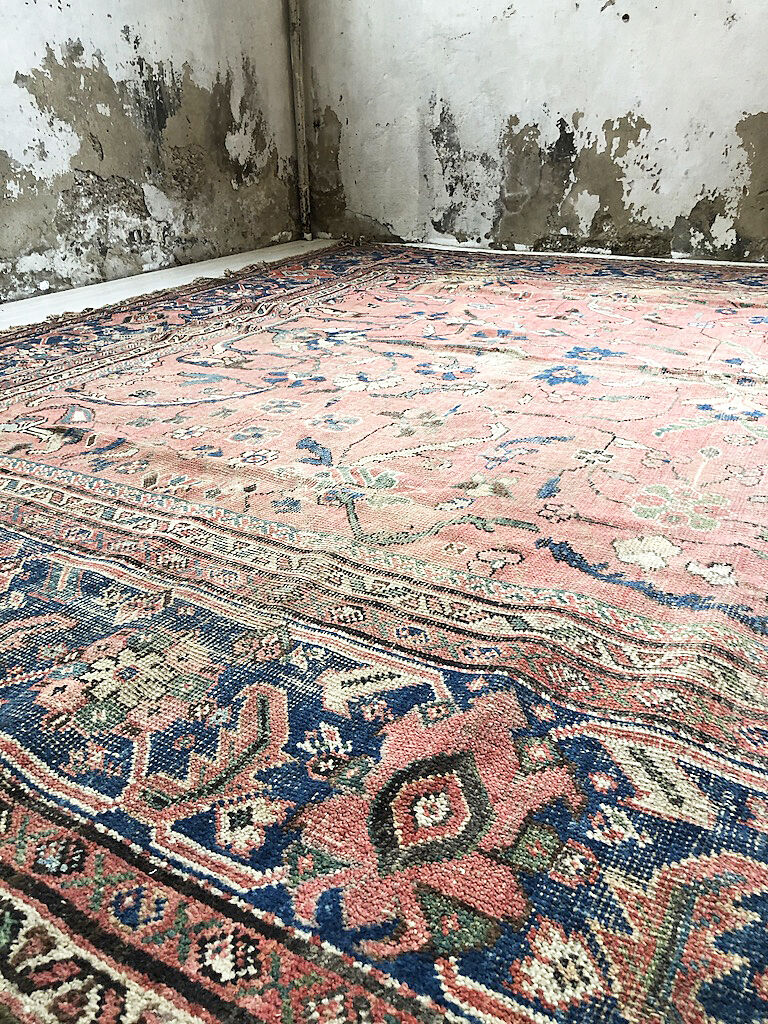Persian XXL carpet early 20th century 260x351cm