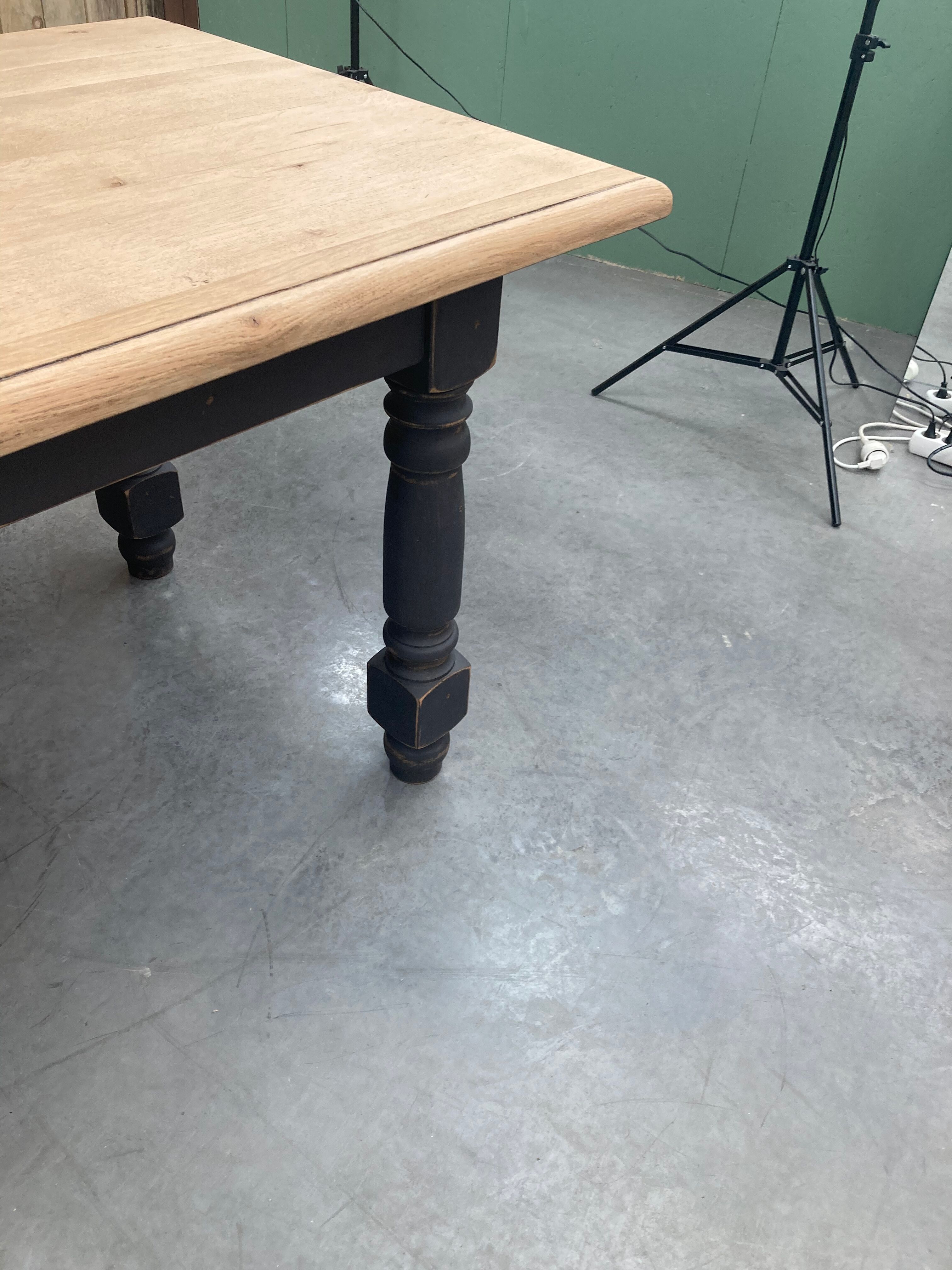 Ancienne table de ferme en chêne massif
