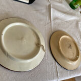 Set of two plates to hang
