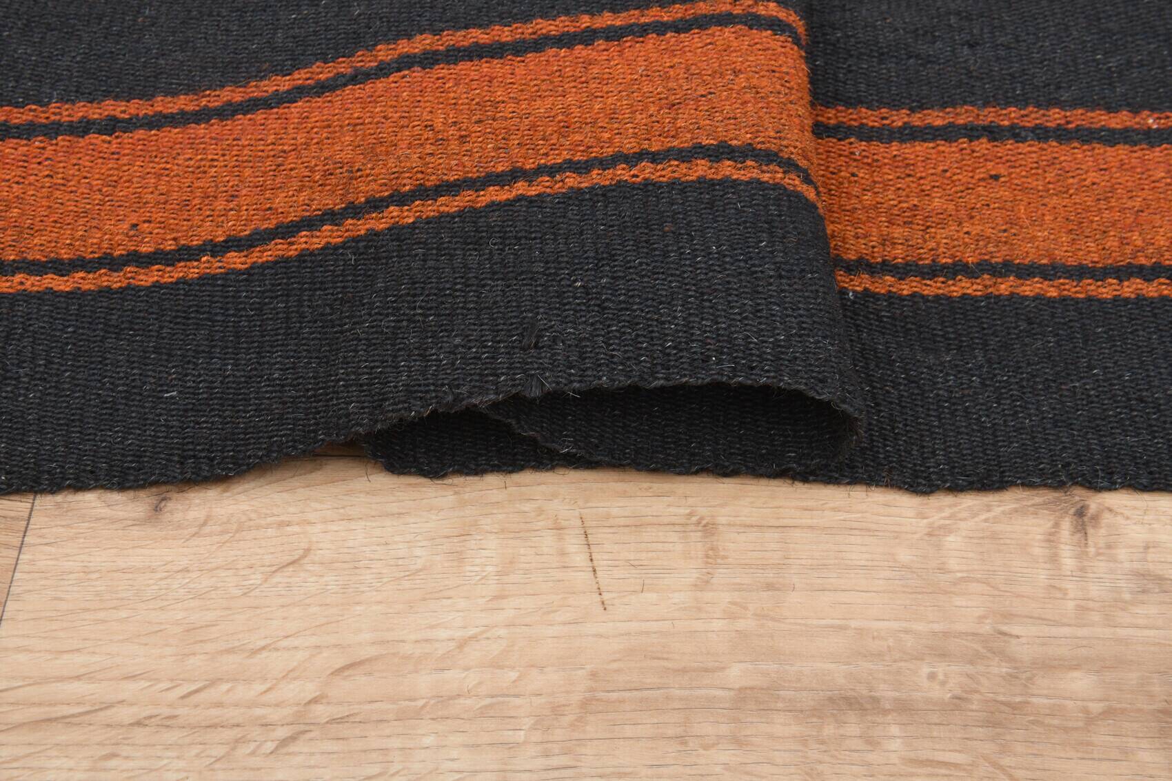 Flat striped rug 91 x 213 cm