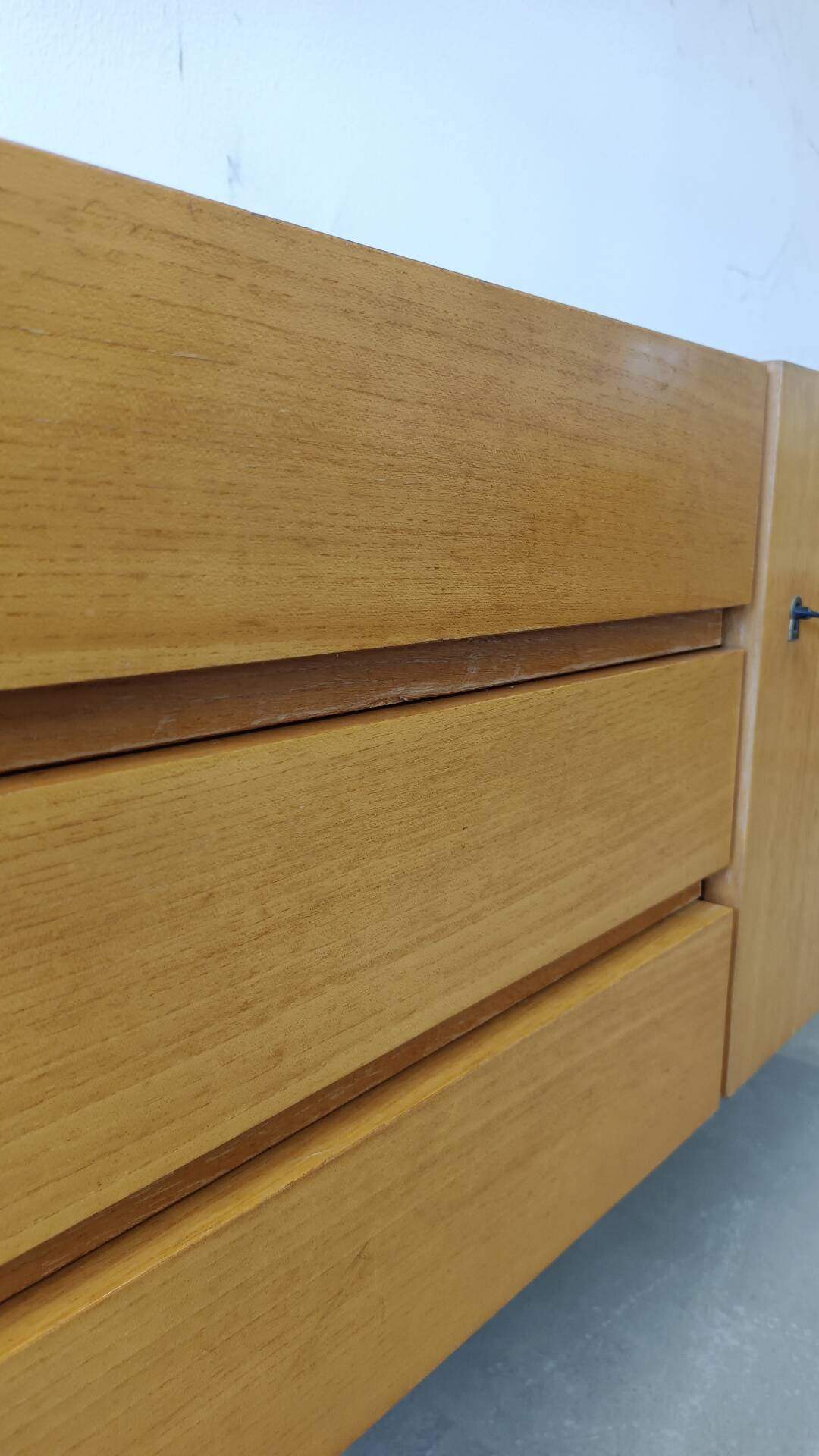 Modernist buffet