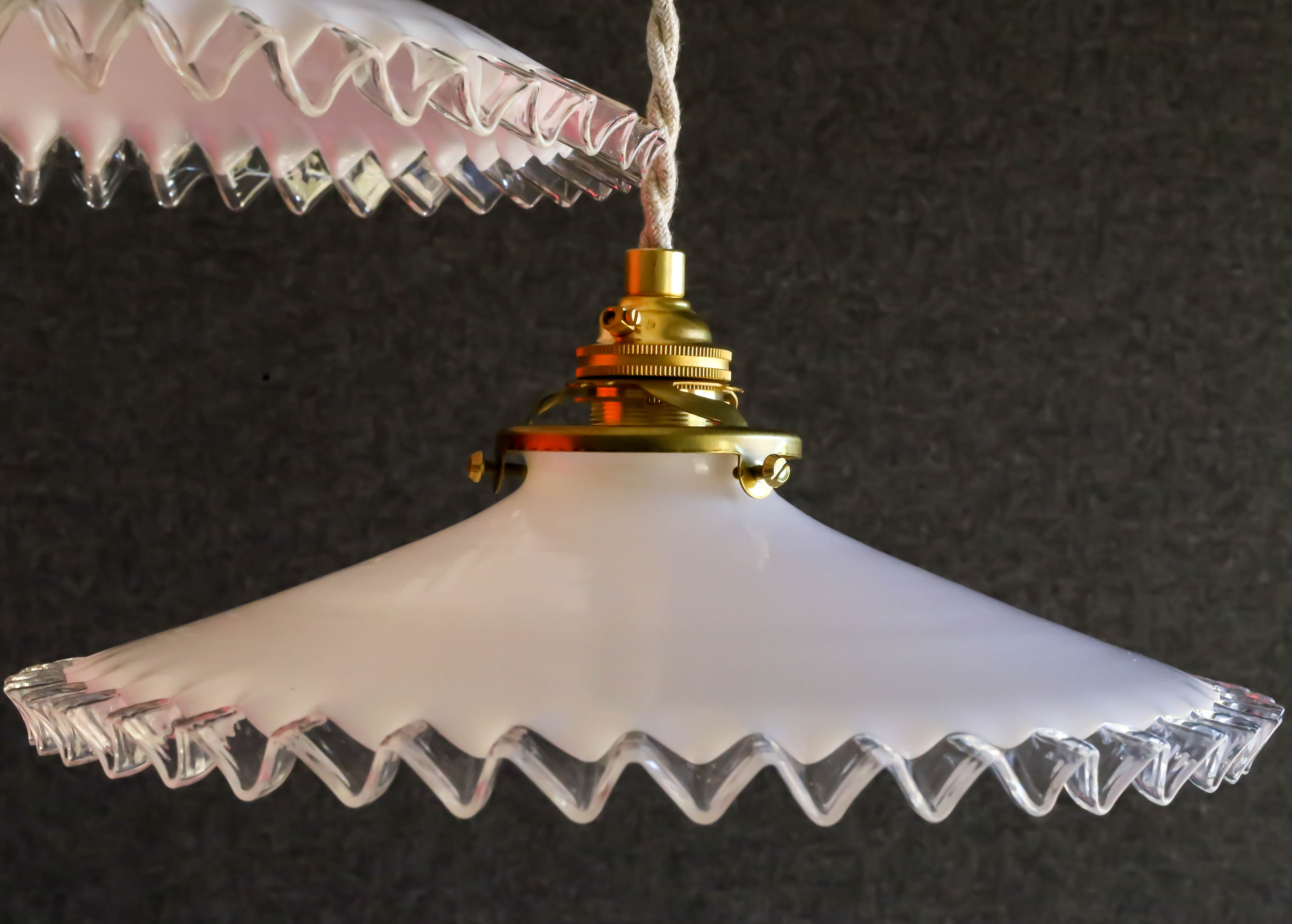 Set of 2 opaline suspensions delivered with new cable, socket and support in new brass