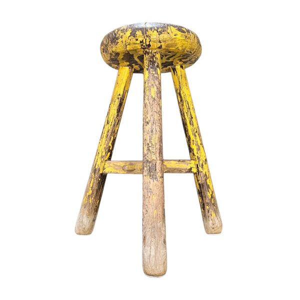 Tabouret en bois primitif sur trépied / hauteur 52 cm