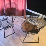 Deux sièges et un repose pied Bertoia Diamond