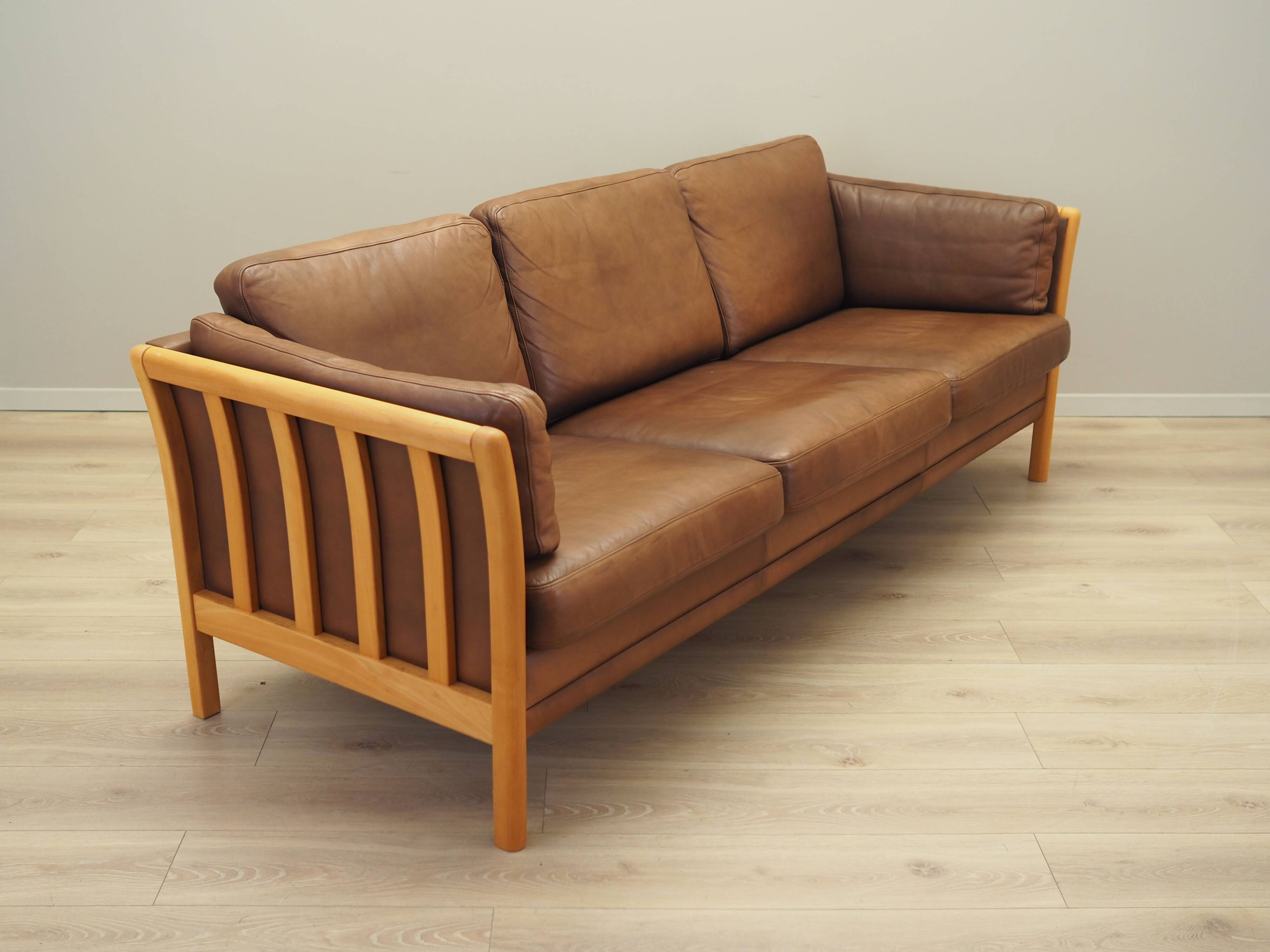 Brown leather sofa, Danish design, 1970s, production: Denmark