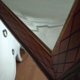 Beveled mirror, carved wood, gilded outline. 58x78x3 cm