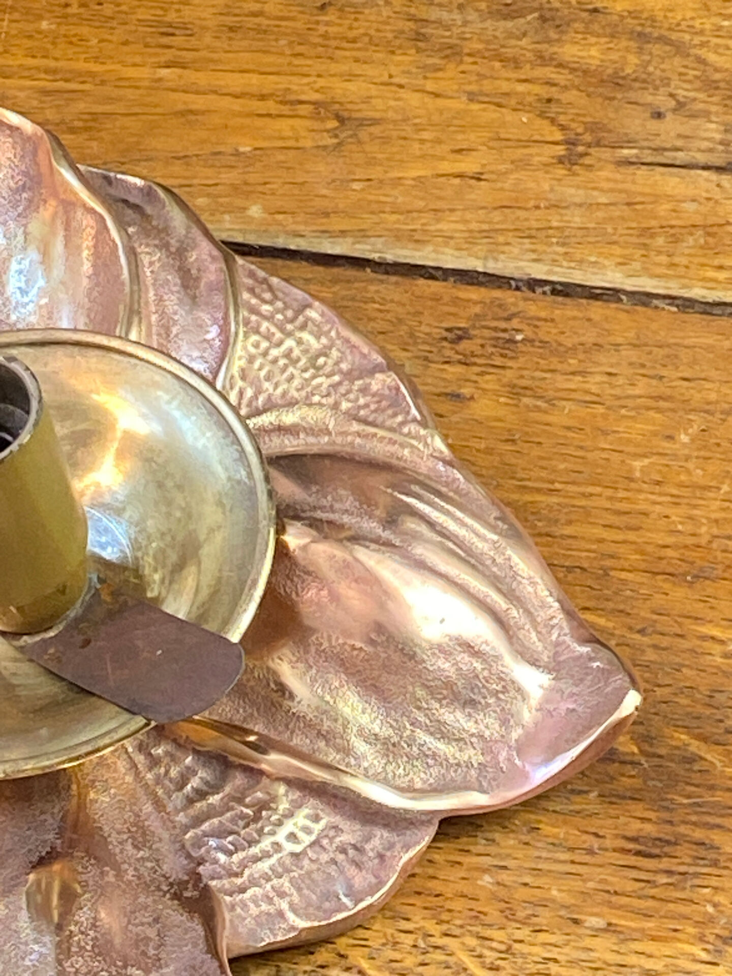 Table lamp, rose gold foliage