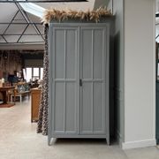 Armoire parisienne grise (rénovée)