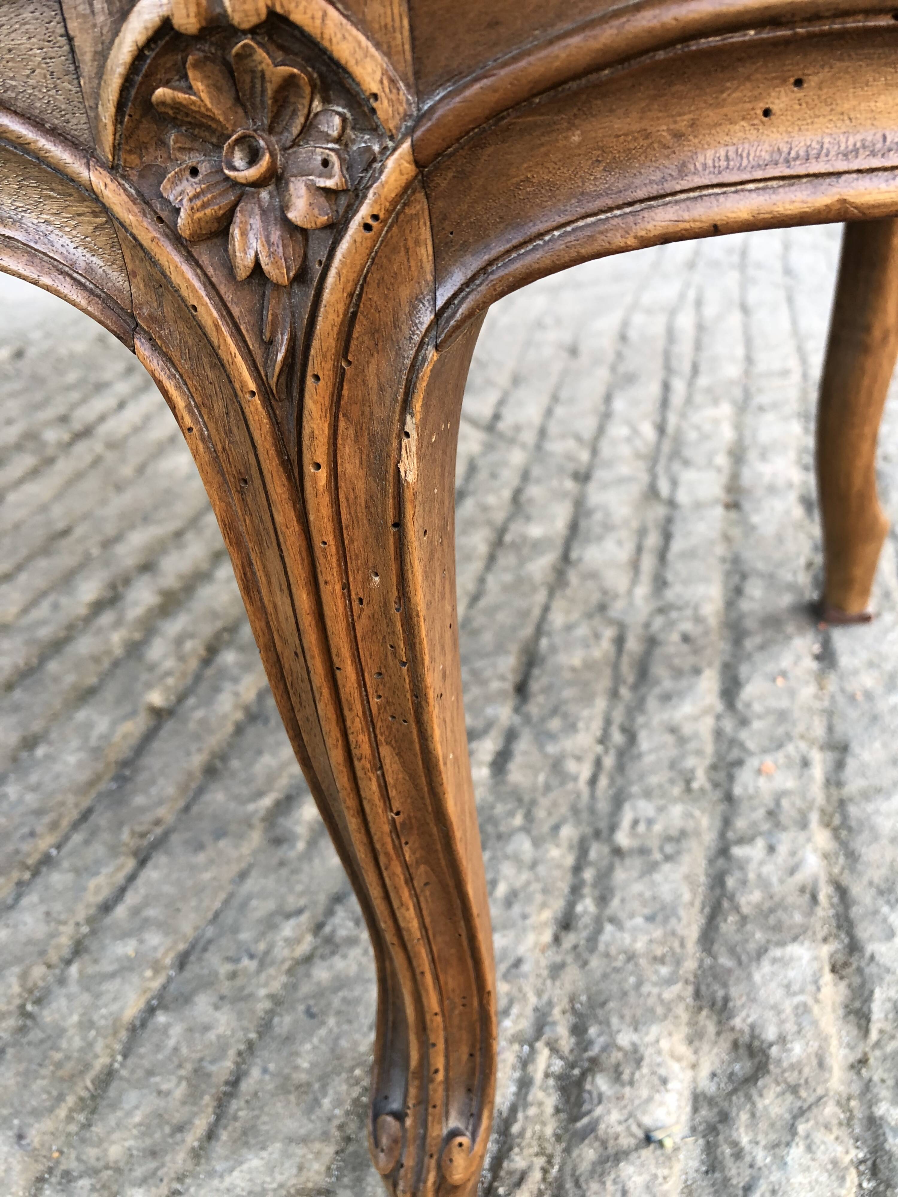 Antique Louis XV bench in solid walnut and caning