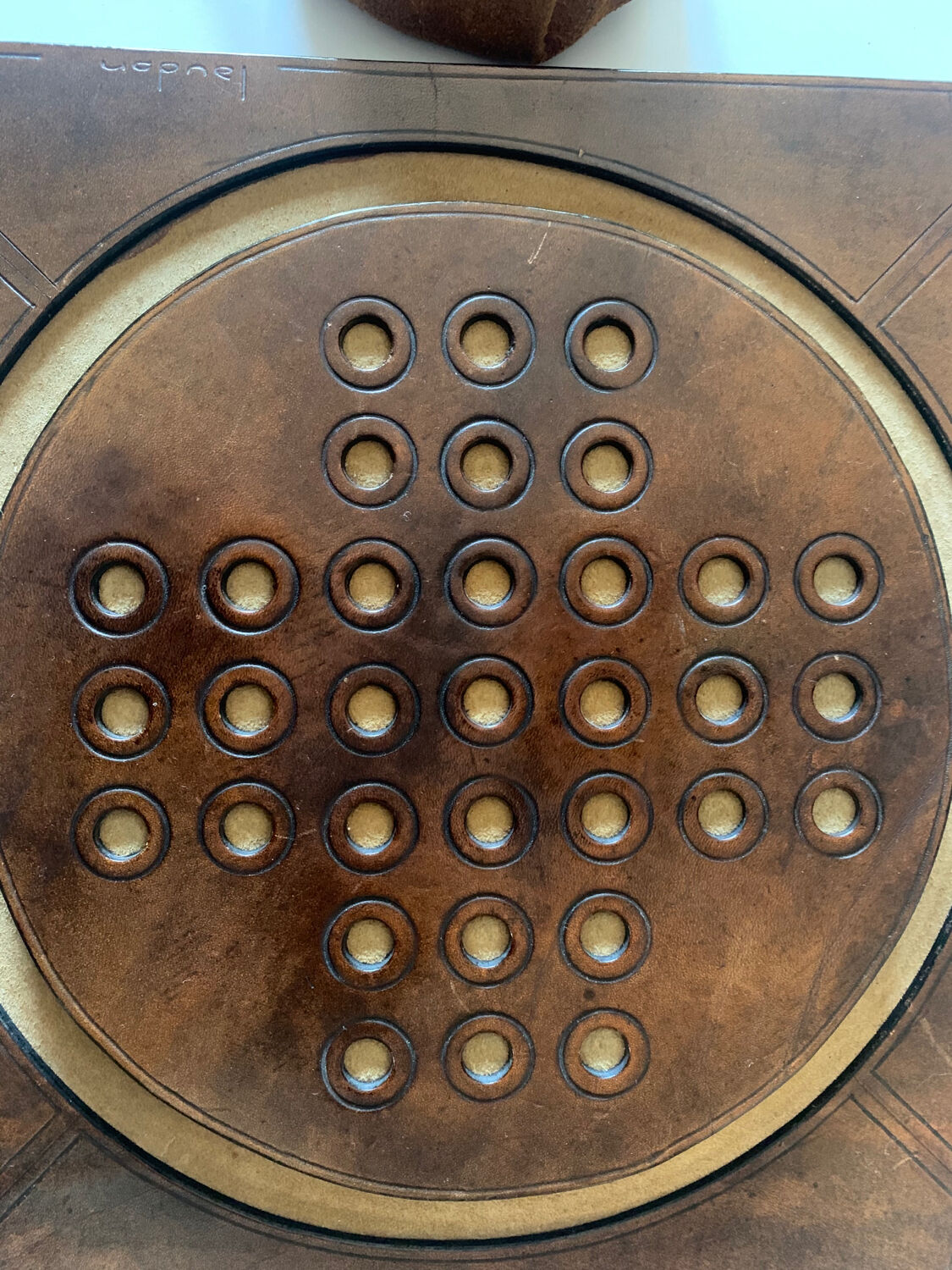 Handcrafted solitaire game