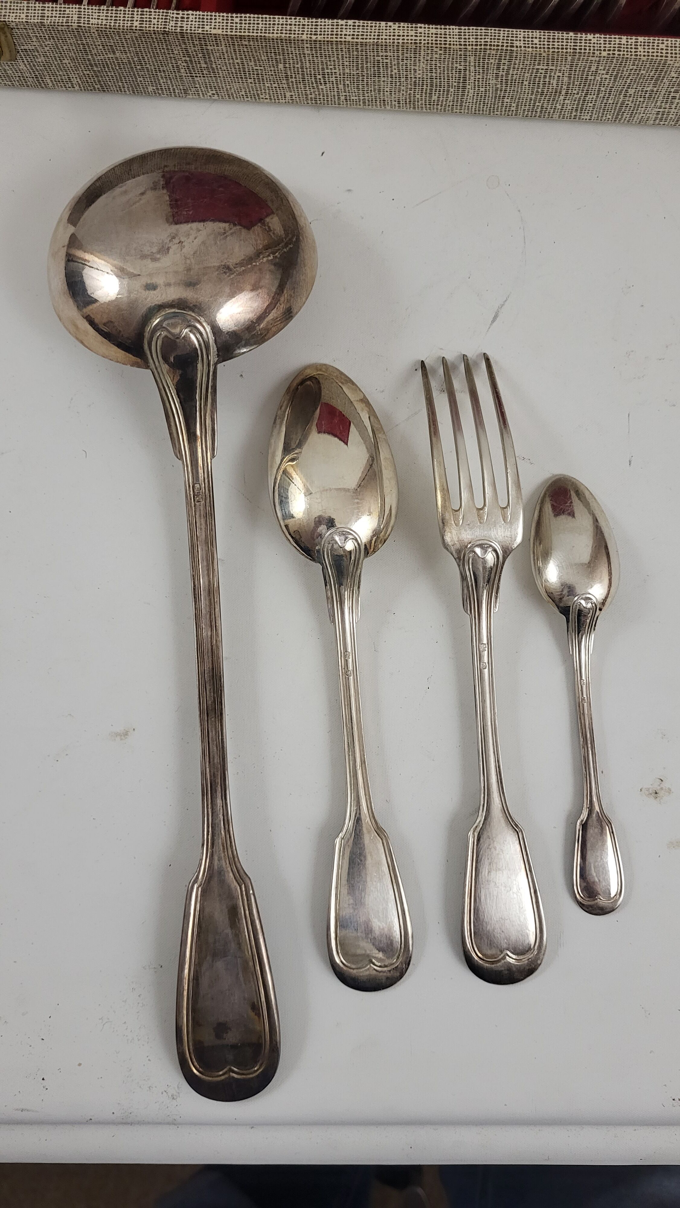Ménagère en métal argenté 37 pièces