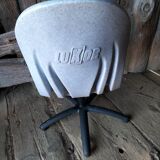 90's waiting chair