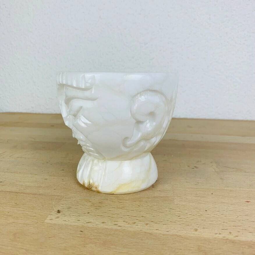 Anthropomorphic ashtray in alabaster, vintage