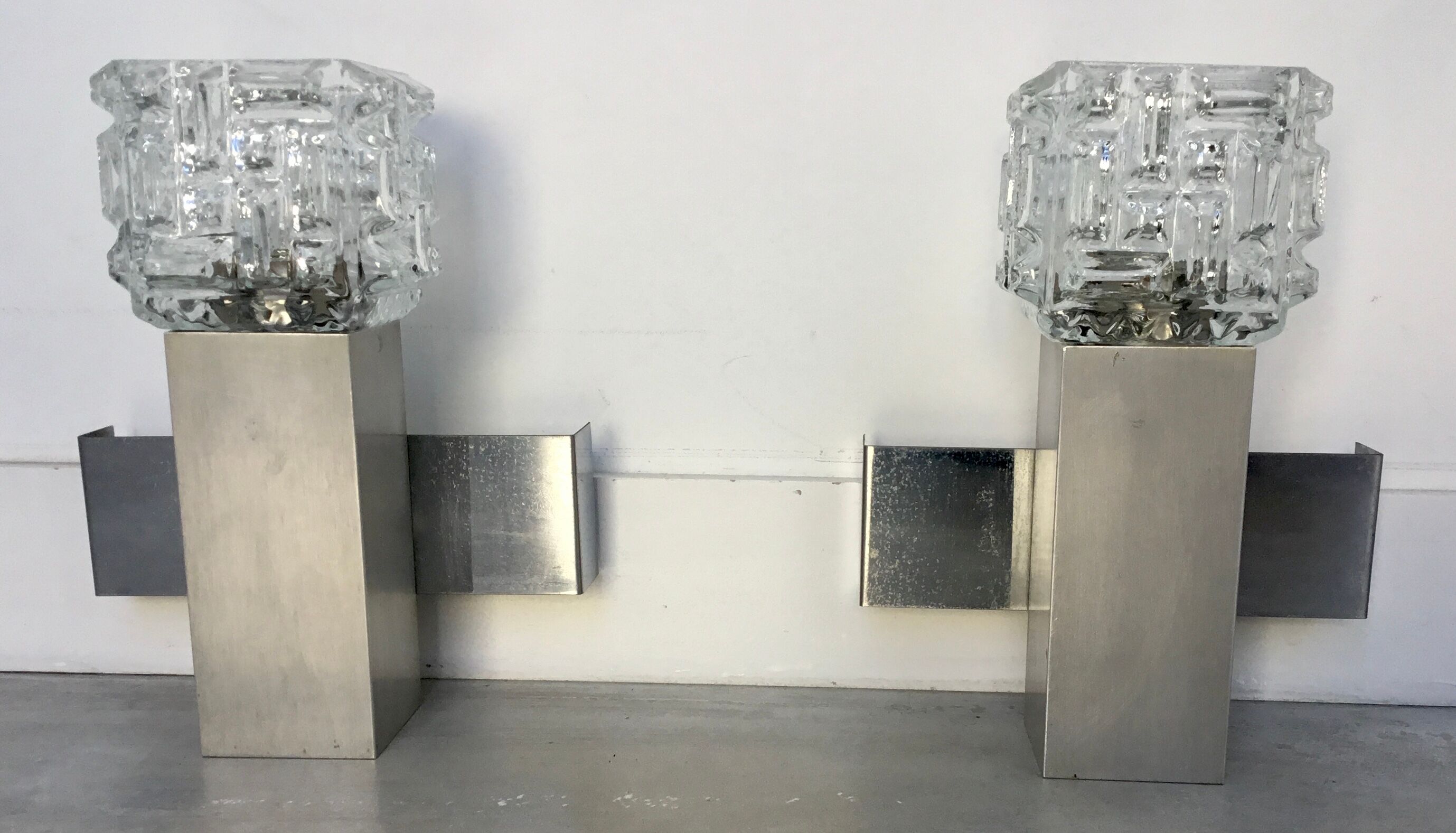 Pair of space age cubist wall lamps in brushed aluminum - design 1970