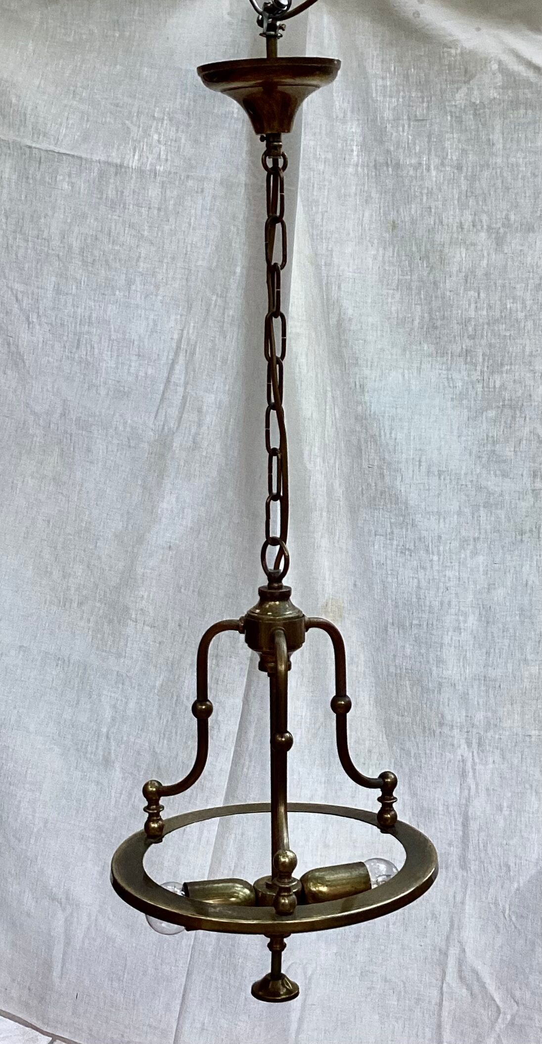 Vintage suspension in gilded brass and pressed glass