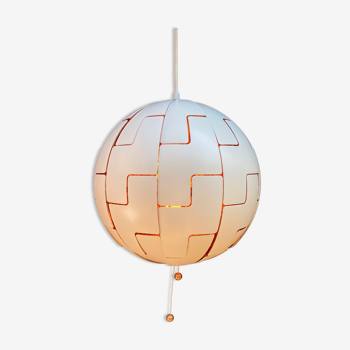 Mechanical sphere hanging