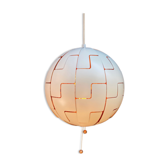 Mechanical sphere hanging