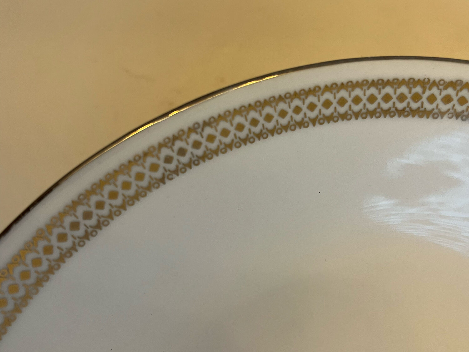 6 hollow white porcelain plates