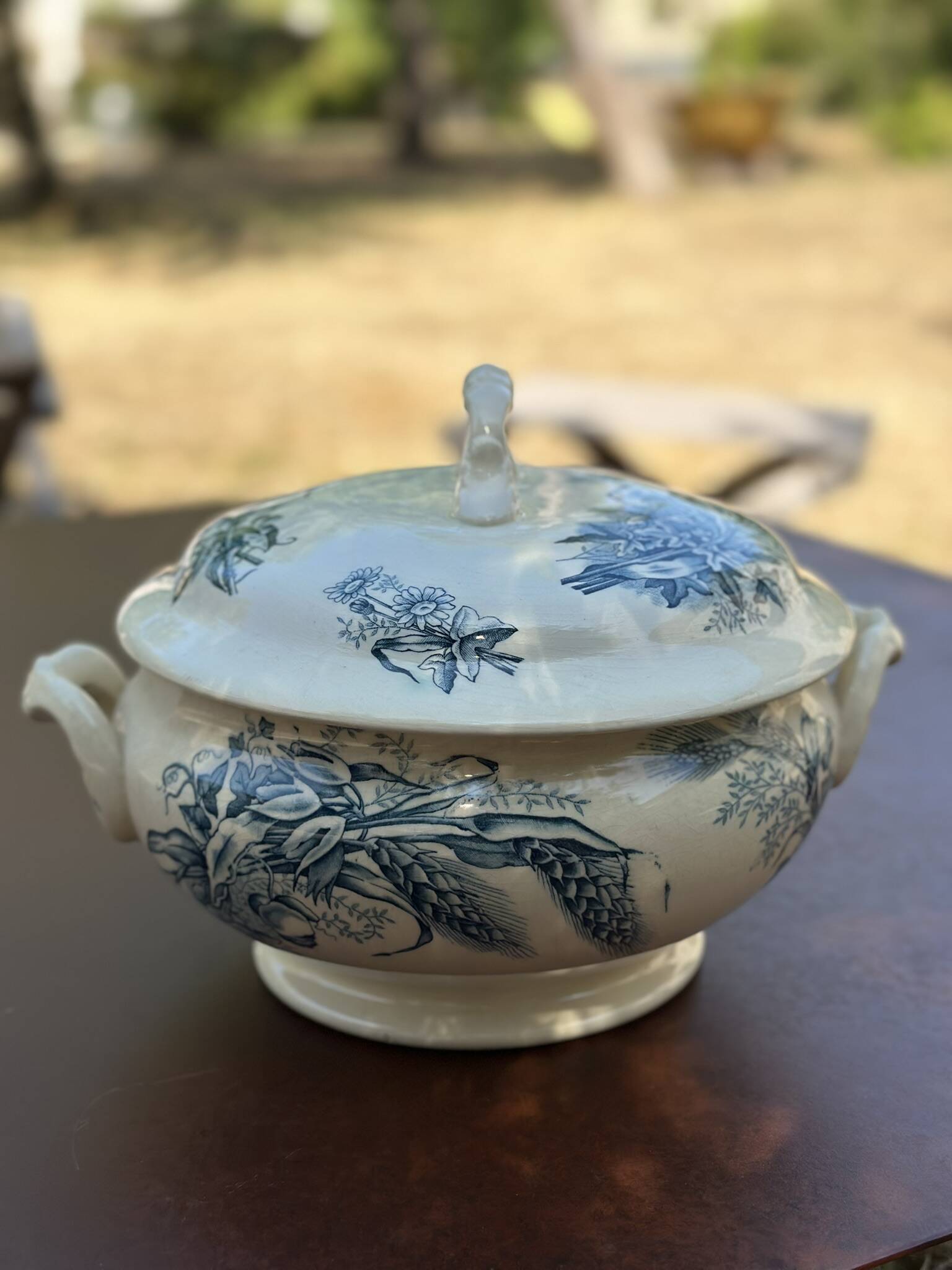 Antique soup tureen, Keller Lunéville earthenware, stamped K, blue decoration.