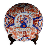 Japanese Imari porcelain dish with radiant decoration and scalloped edges
