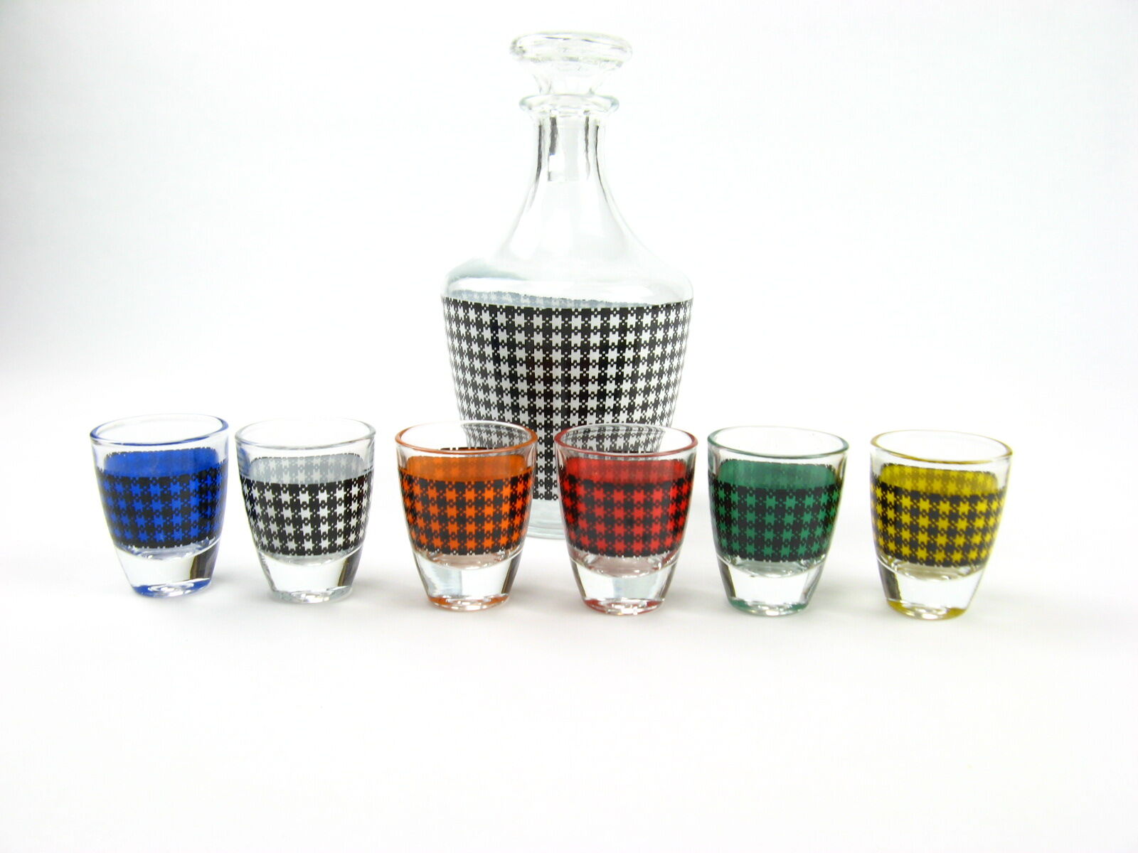 Houndstooth liquor service