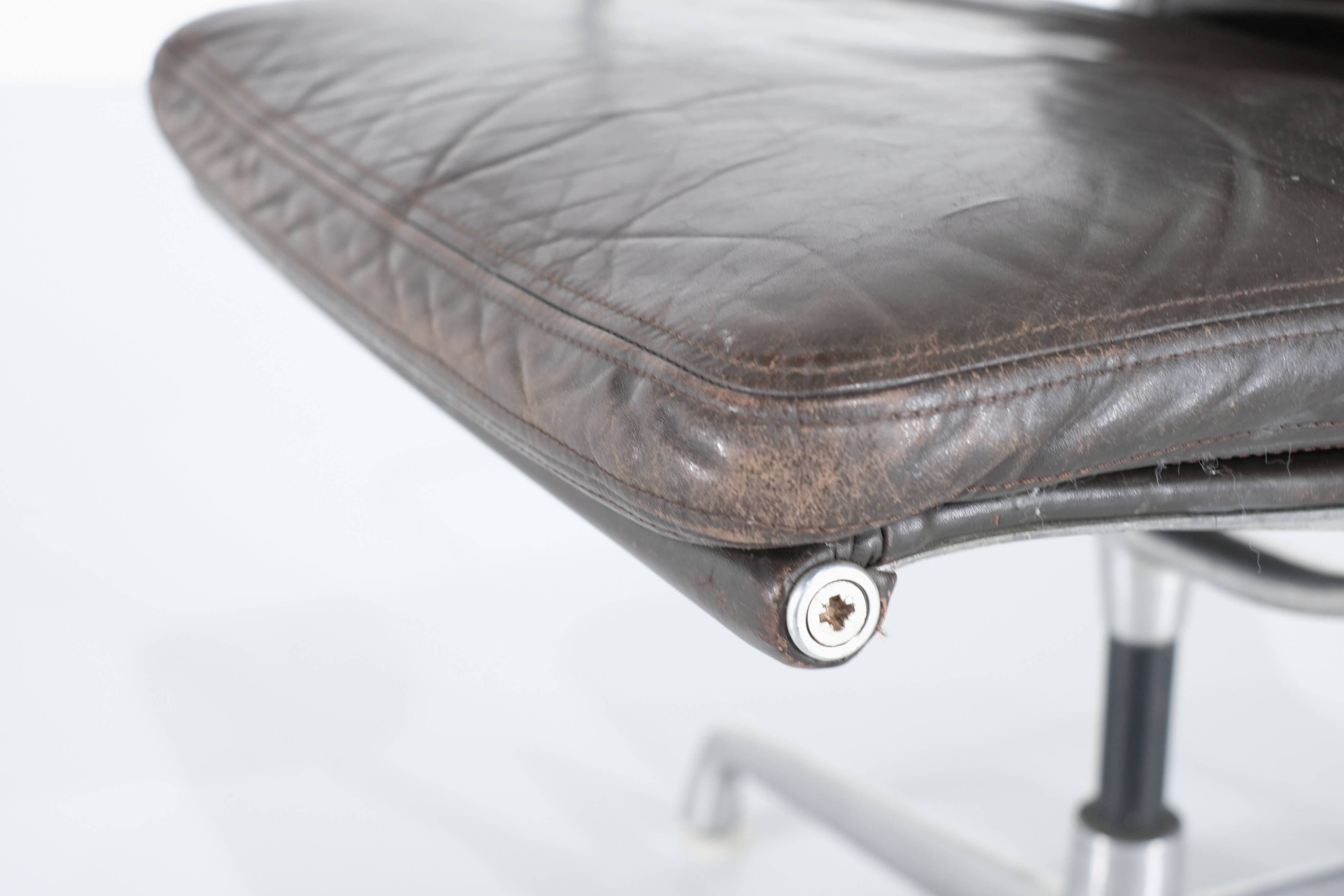 Softpad EA208 by Charles & Ray Eames for Le Mobilier International - 1960