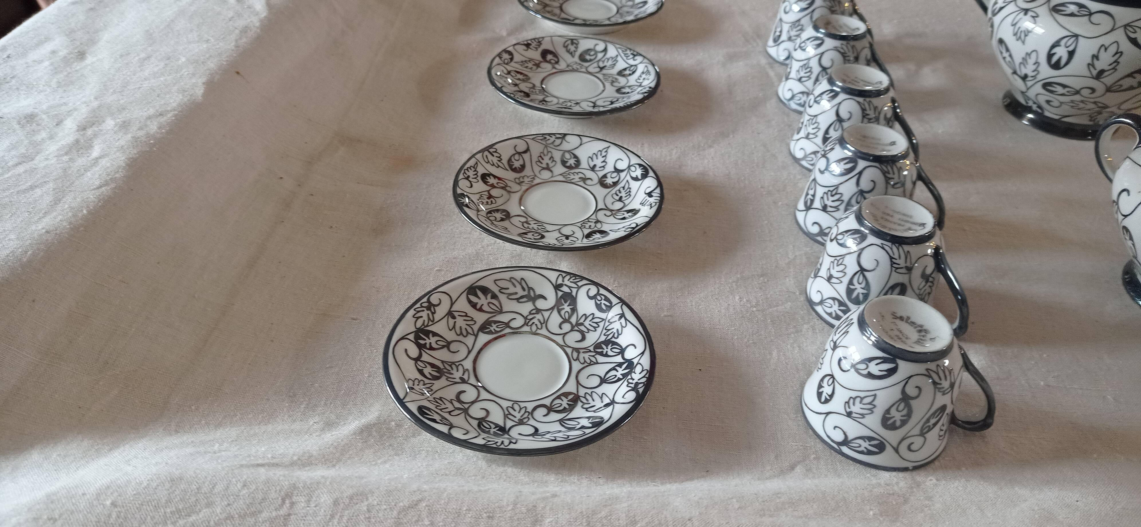 Coffee/tea service, glazed porcelain in Art Deco style, Saint Graal model.