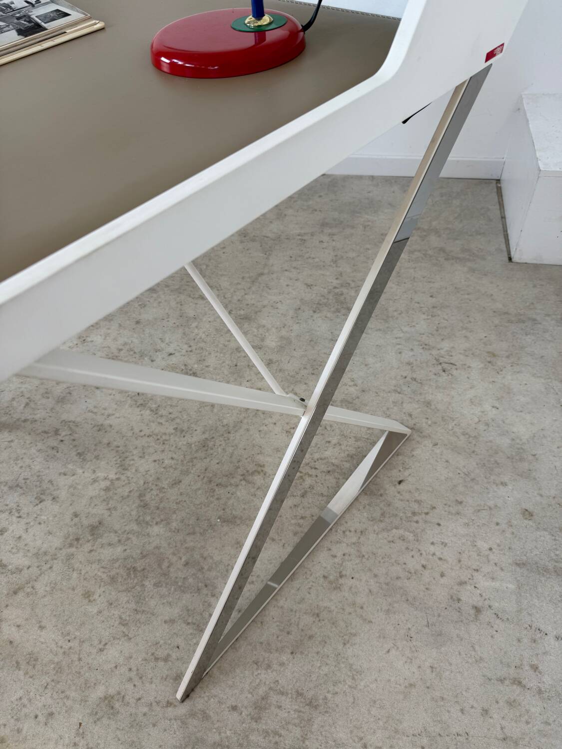 Bureau contemporain design italien  Andrea Lucatello pour Cattelan Italia modèle Qwerty bois et cuir