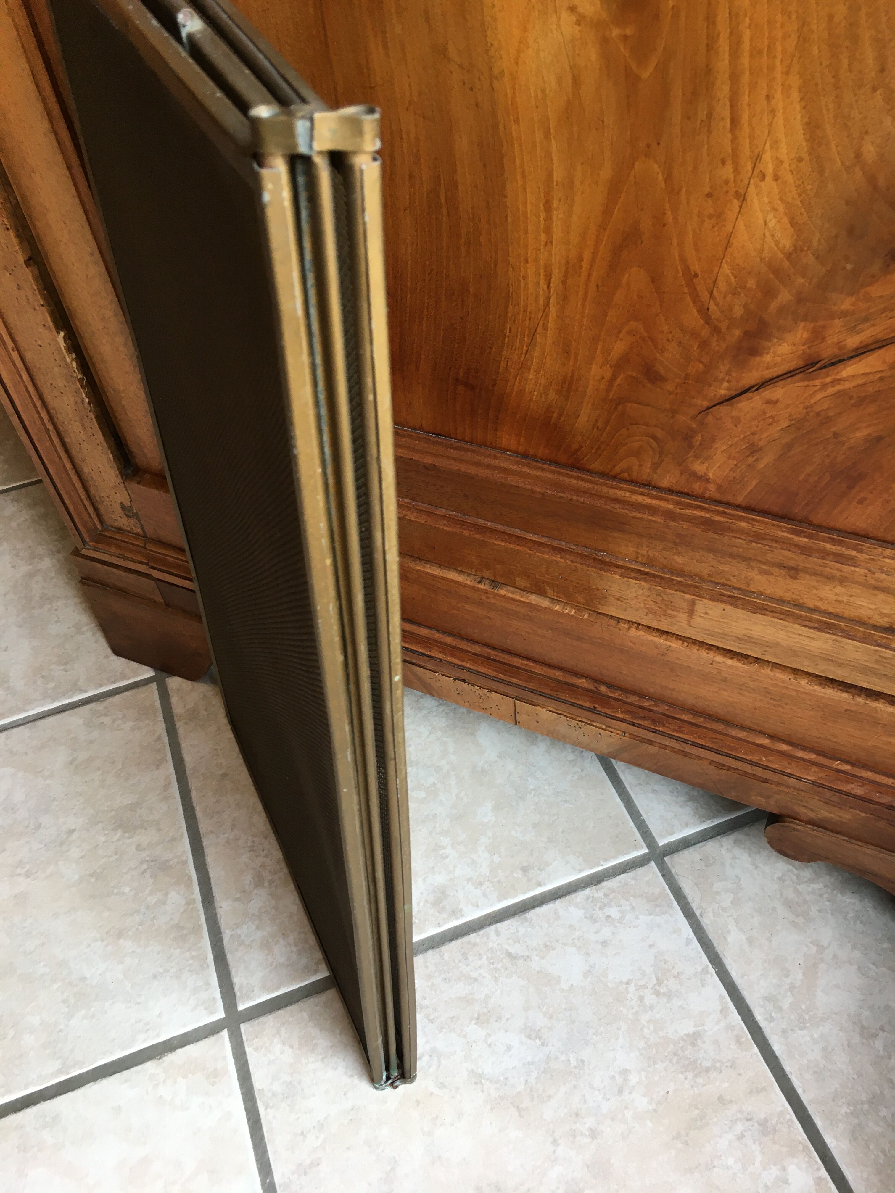 3-shuttered fire pare