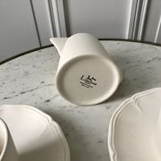 Duo de tasses à café et un sucrier longchamp en biscuit années 80