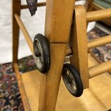 Chaise haute bébé en bois vintage