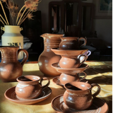 Service en grés tasses soucoupes pichets