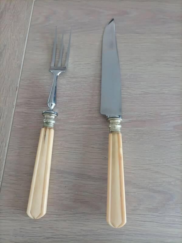 Cutting cutlery