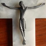 Crucifix mural ancien en onyx blanc