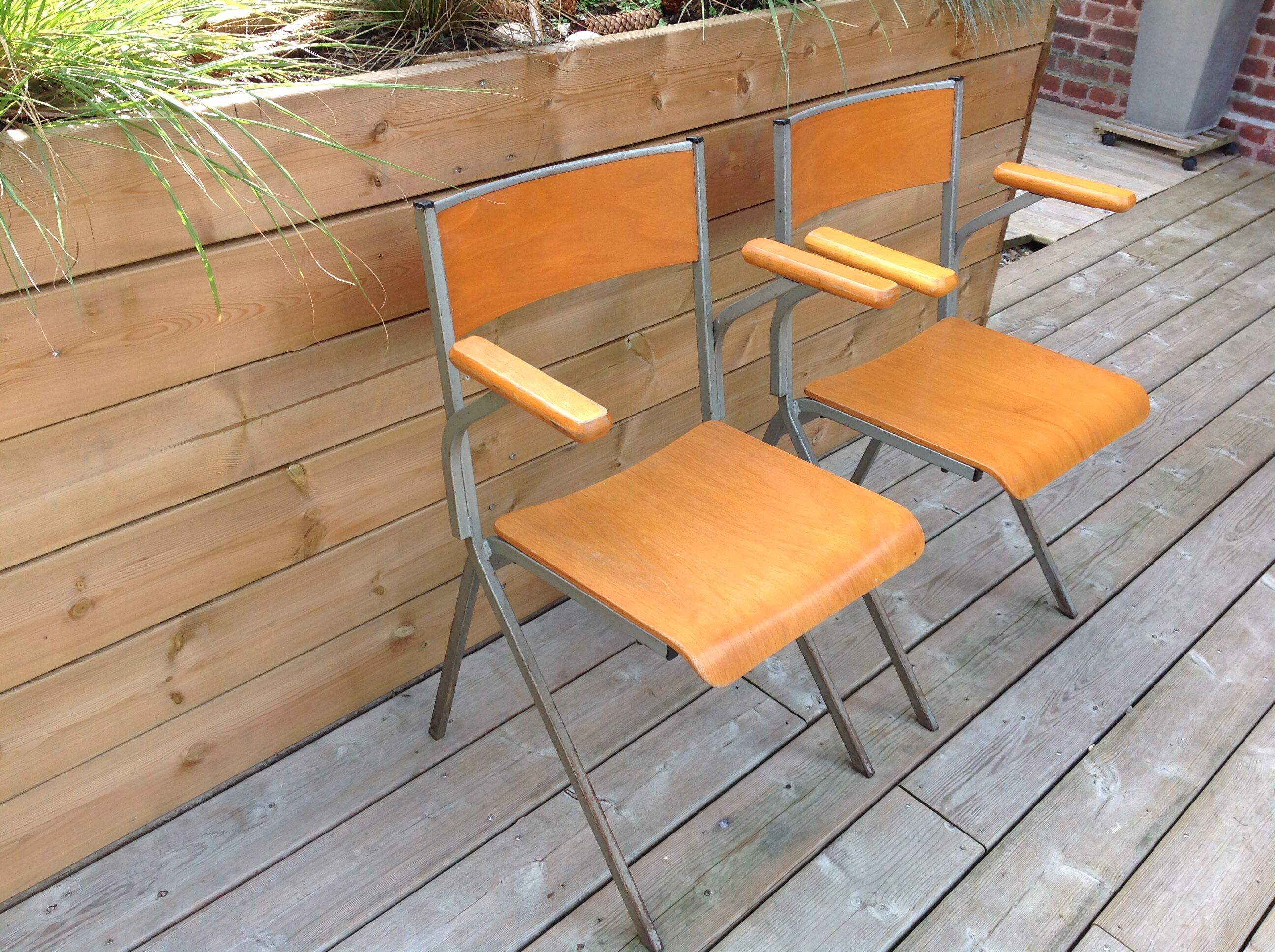 Duo of office chairs