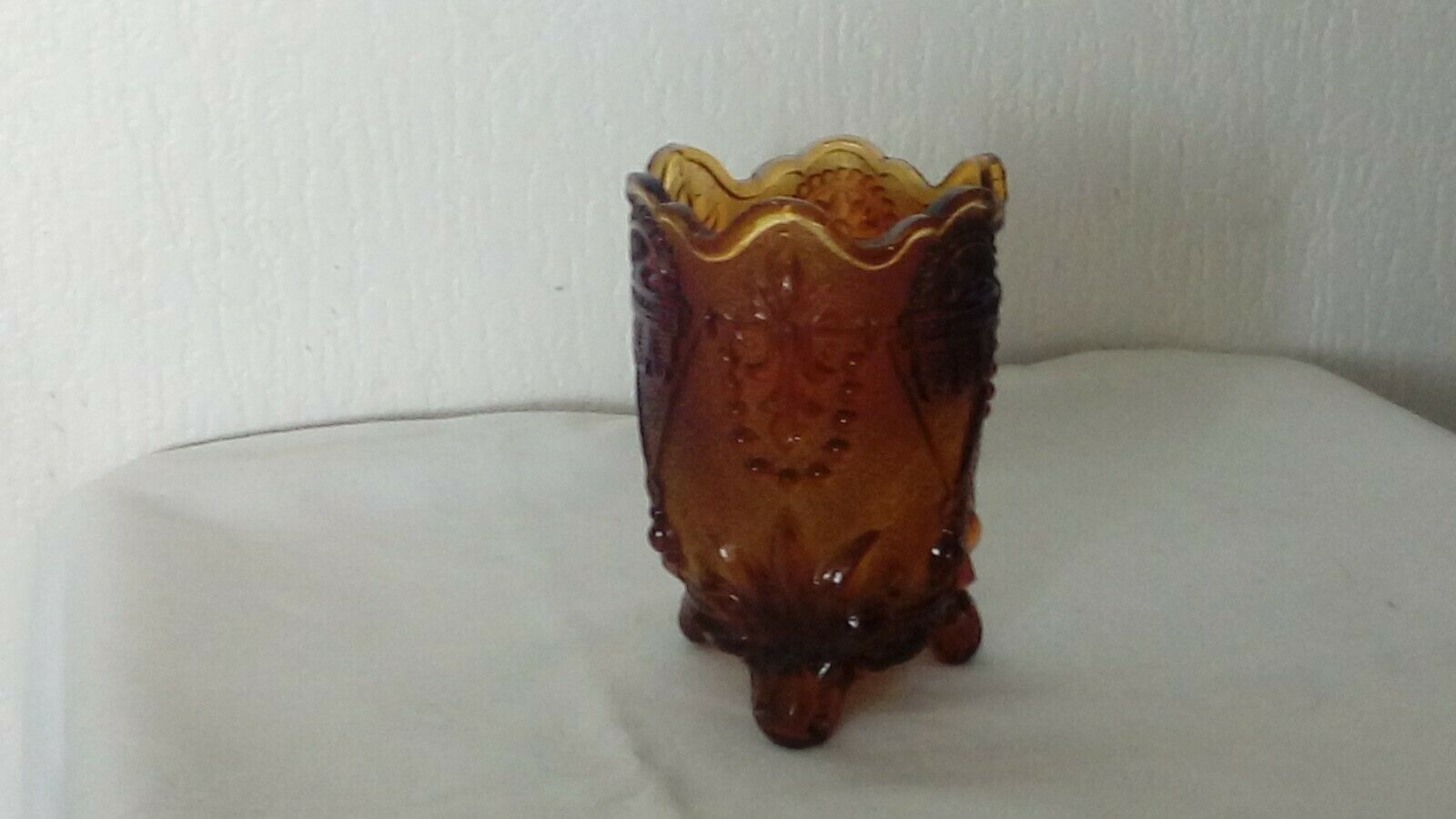 Vase a violet tripod in glasses period charles x decor fleur de lys