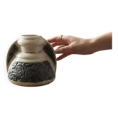 Earthenware ear vase with crackled glaze, Art Deco - Black roses