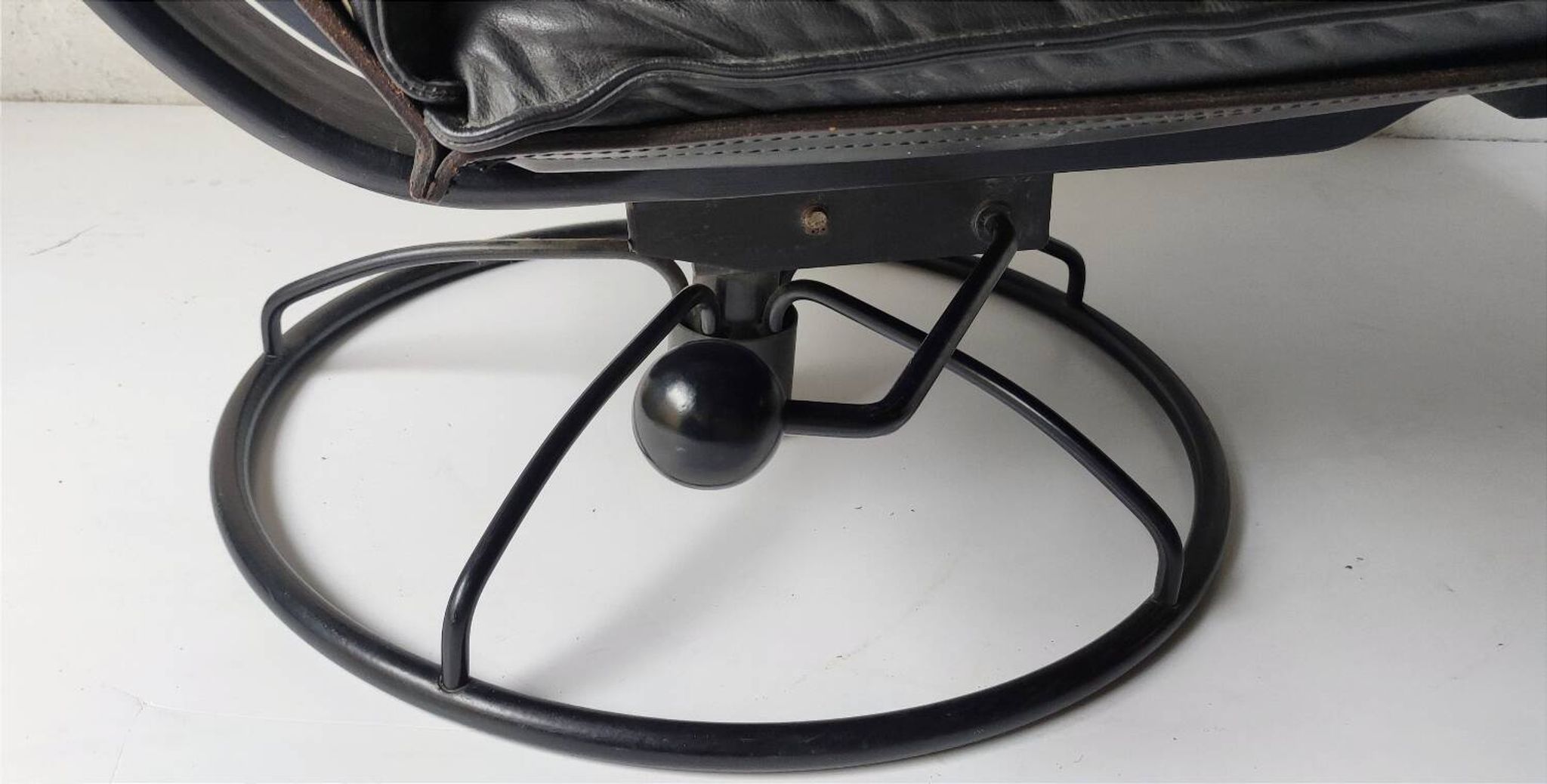 Black leather armchair by Åke Fribytter for Nelo möbel from the 70s