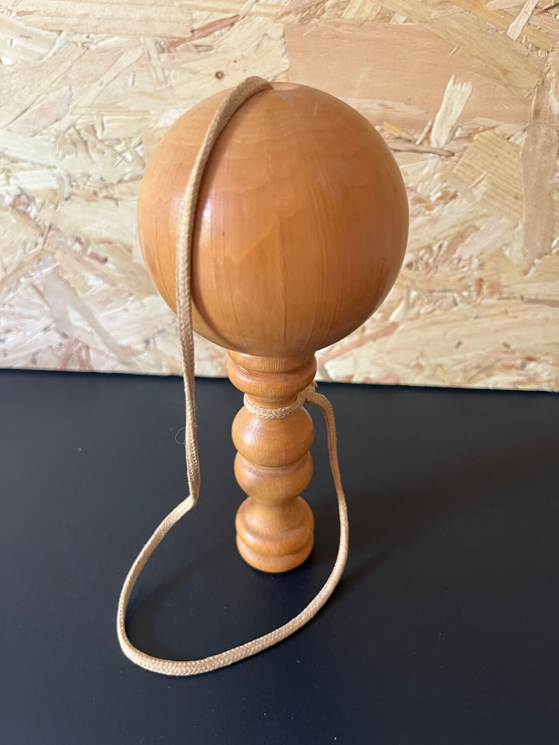 Wood bilboquet