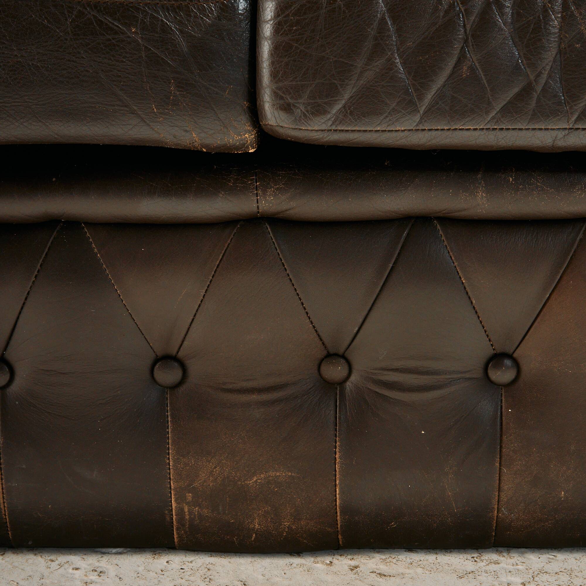 Chesterfield-style leather sofa set, set of 3