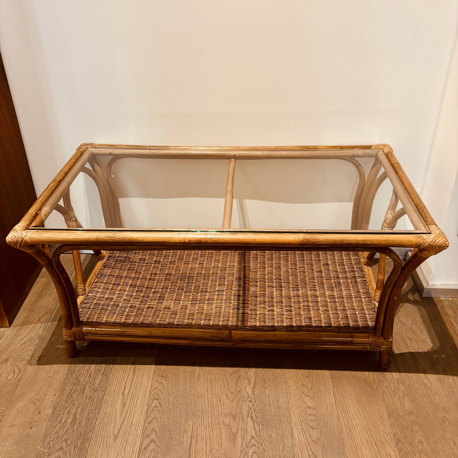 Grande table basse bambou et osier vintage