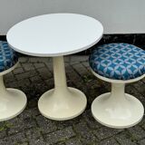 Tulip Space Age Table and 2 Stools