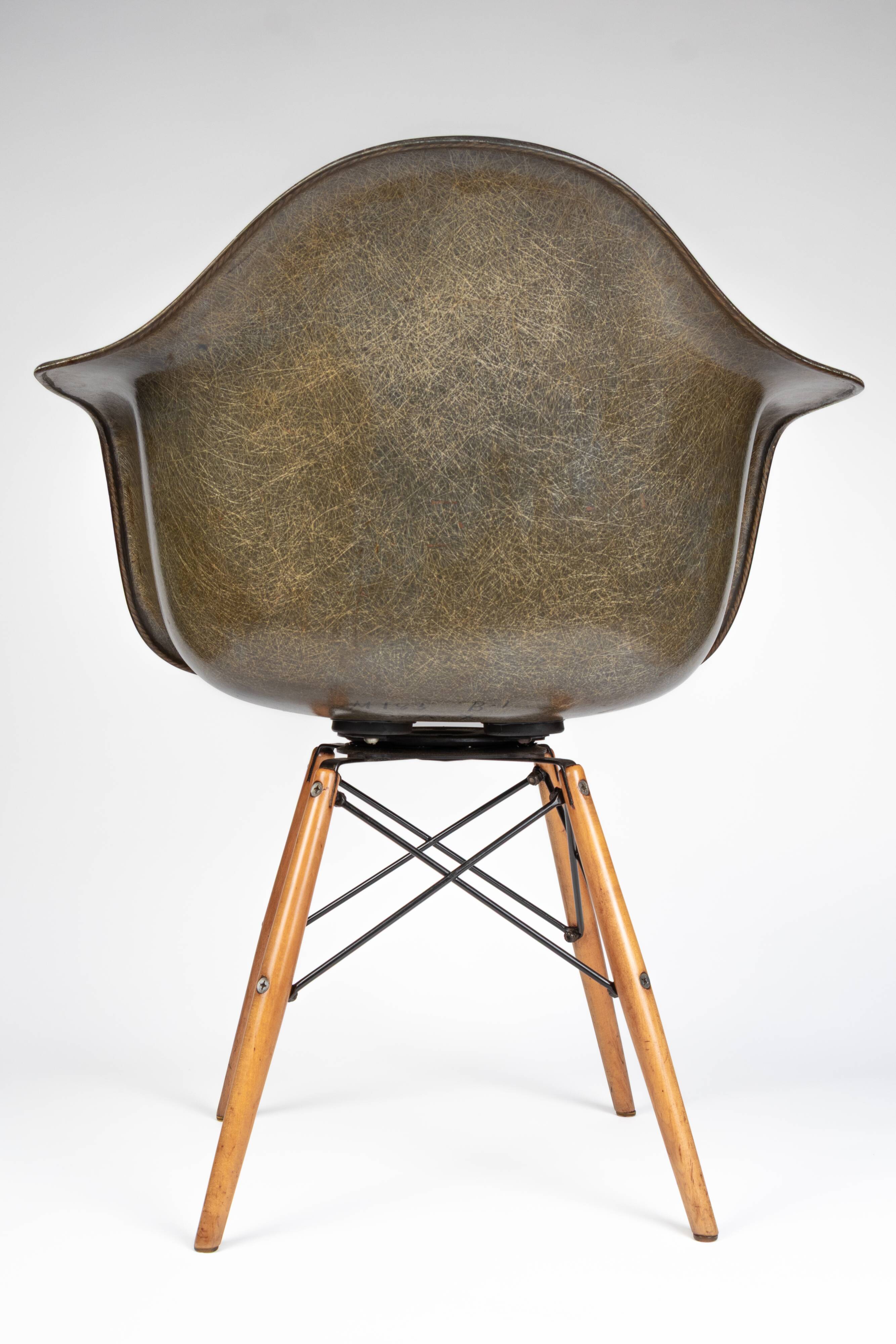 Fauteuil Paw, Charles Eames, fabrication Zenith Plastics pour Herman Miller